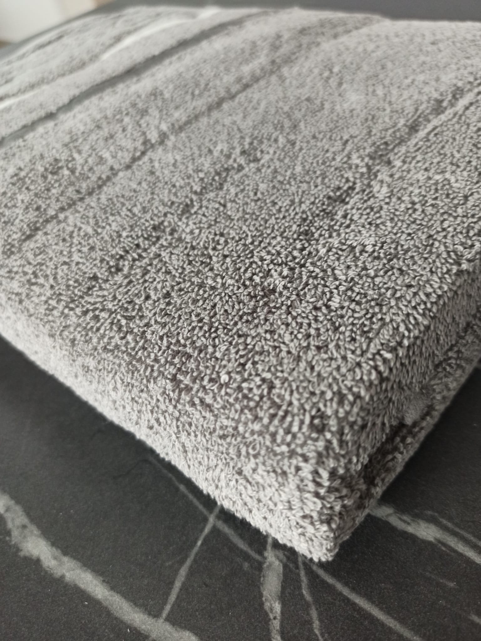 Prosop de baie Premium, 100% bumbac organic, dimensiunea 70x140 cm, densitate 550 g/m², Gri - imaginea 4